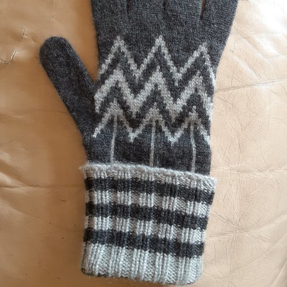 1 Unisex Limited Edition Wool Karakoram Glove - Picture 4 of 5